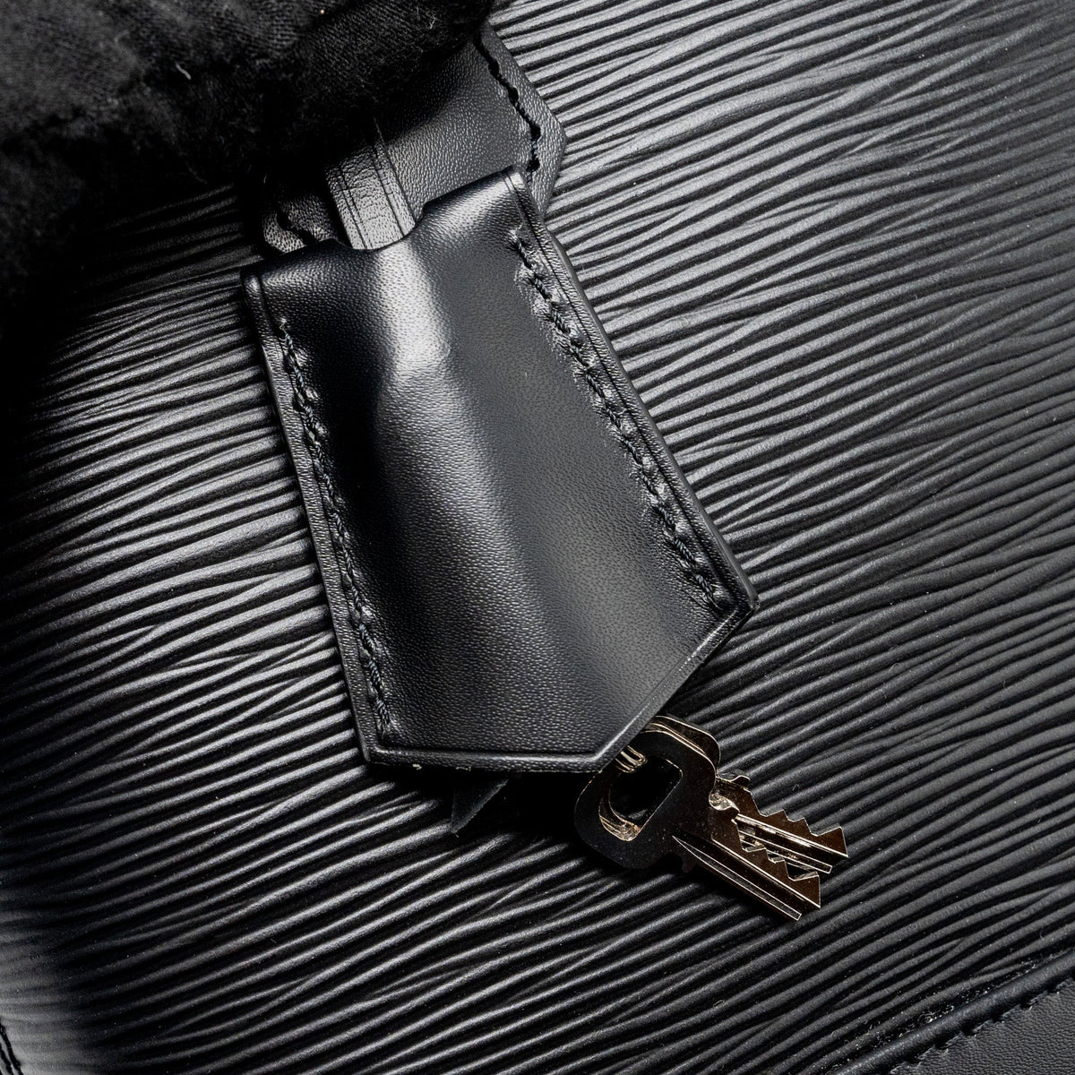 LOUIS VUITTON ALMA BB EPI BLACK SHW