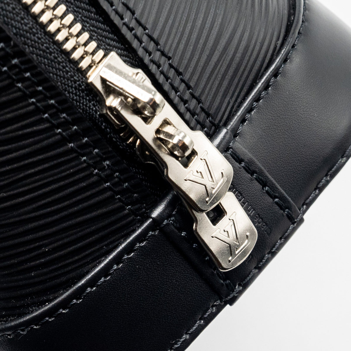 LOUIS VUITTON ALMA BB EPI BLACK SHW