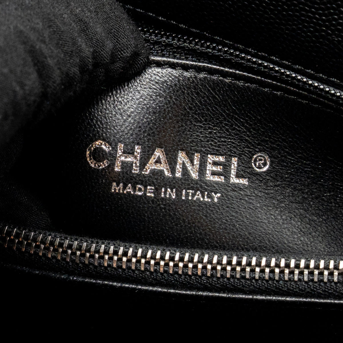 CHANEL MEDIUM COCO HANDLE CAVIAR/LIZARD HANDLE BLACK/BURGUNDY RUTHENIUM HARDWARE