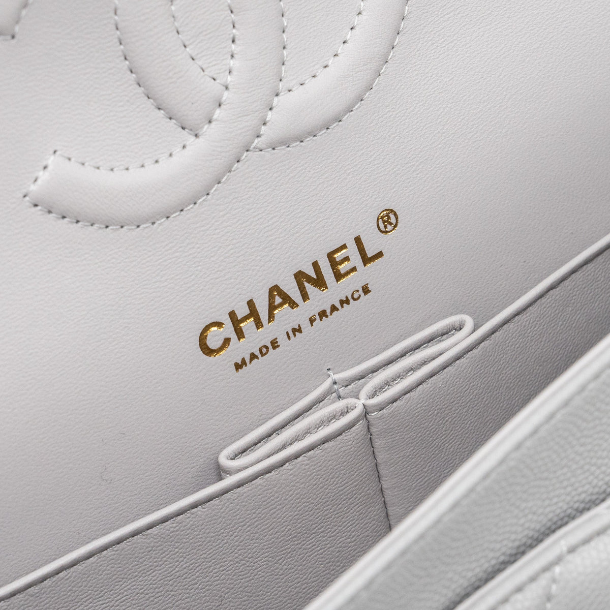 CHANEL CLASSIC MEDIUM DOUBLE FLAP BAG CAVIAR LIGHT GREY LGHW (MICROCHIP)