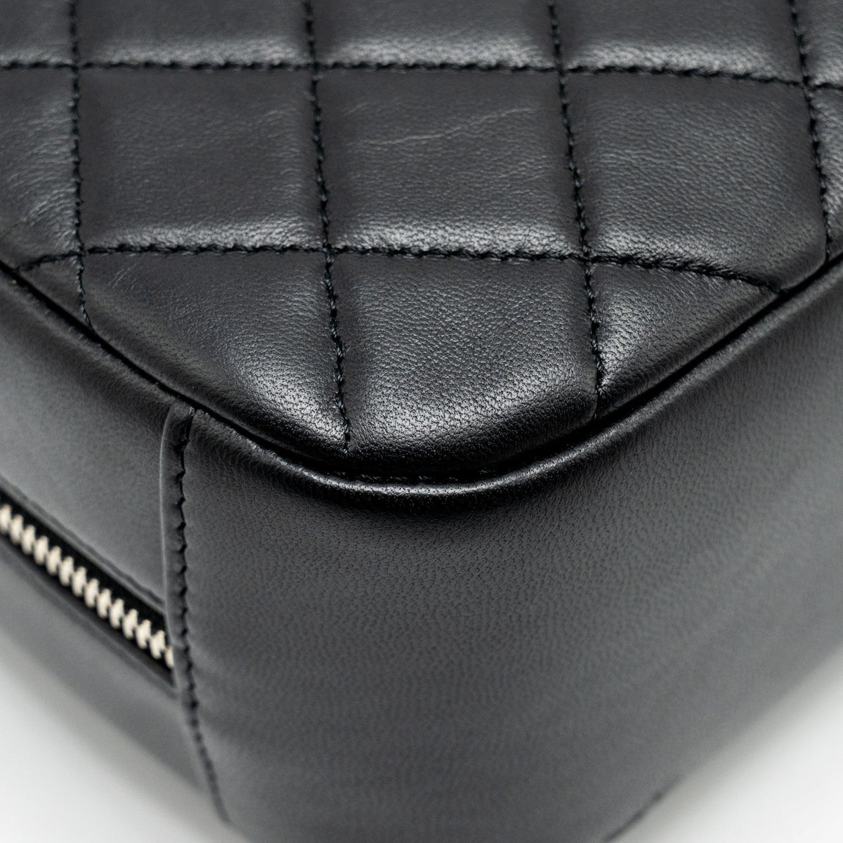 CHANEL QUILTED COSMETIC POUCH LAMBSKIN BLACK SHW