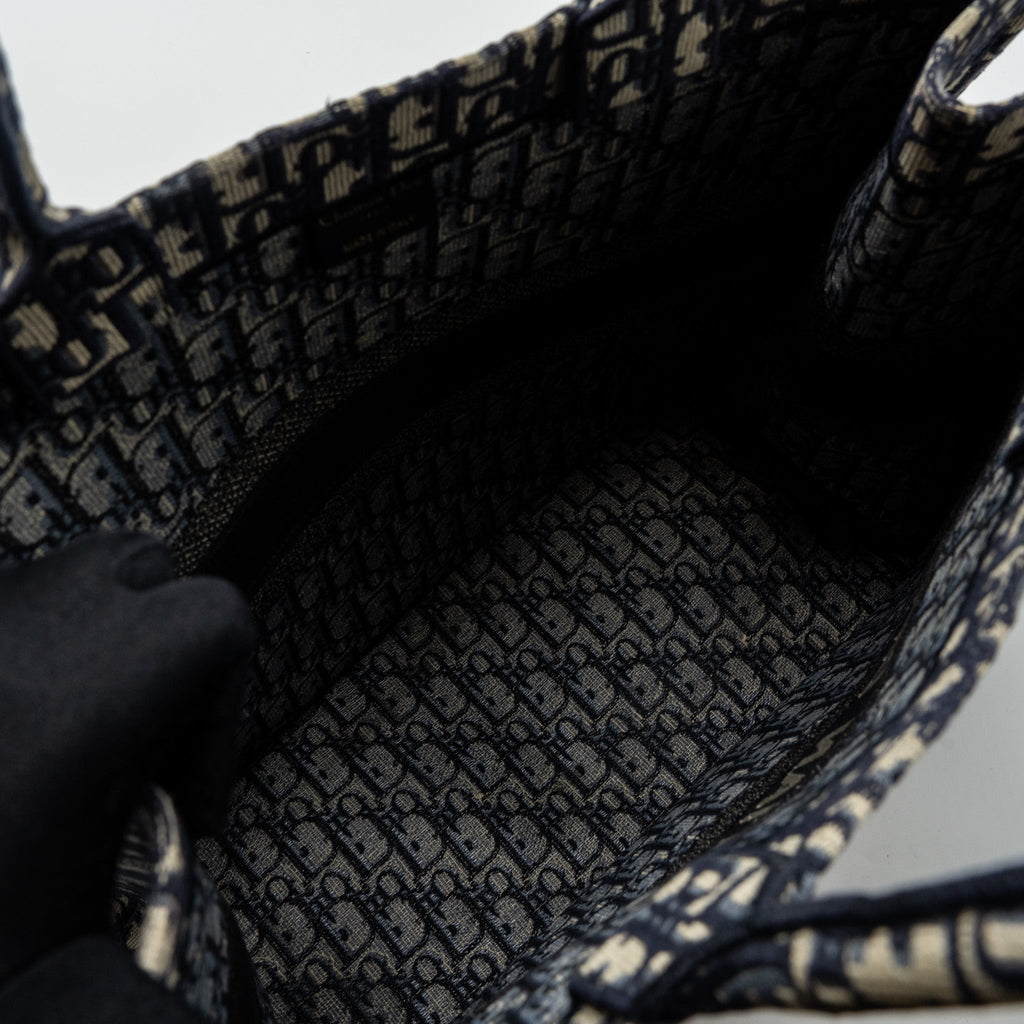 DIOR LARGE BOOK TOTE BLUE DIOR OBLIQUE EMBROIDERY