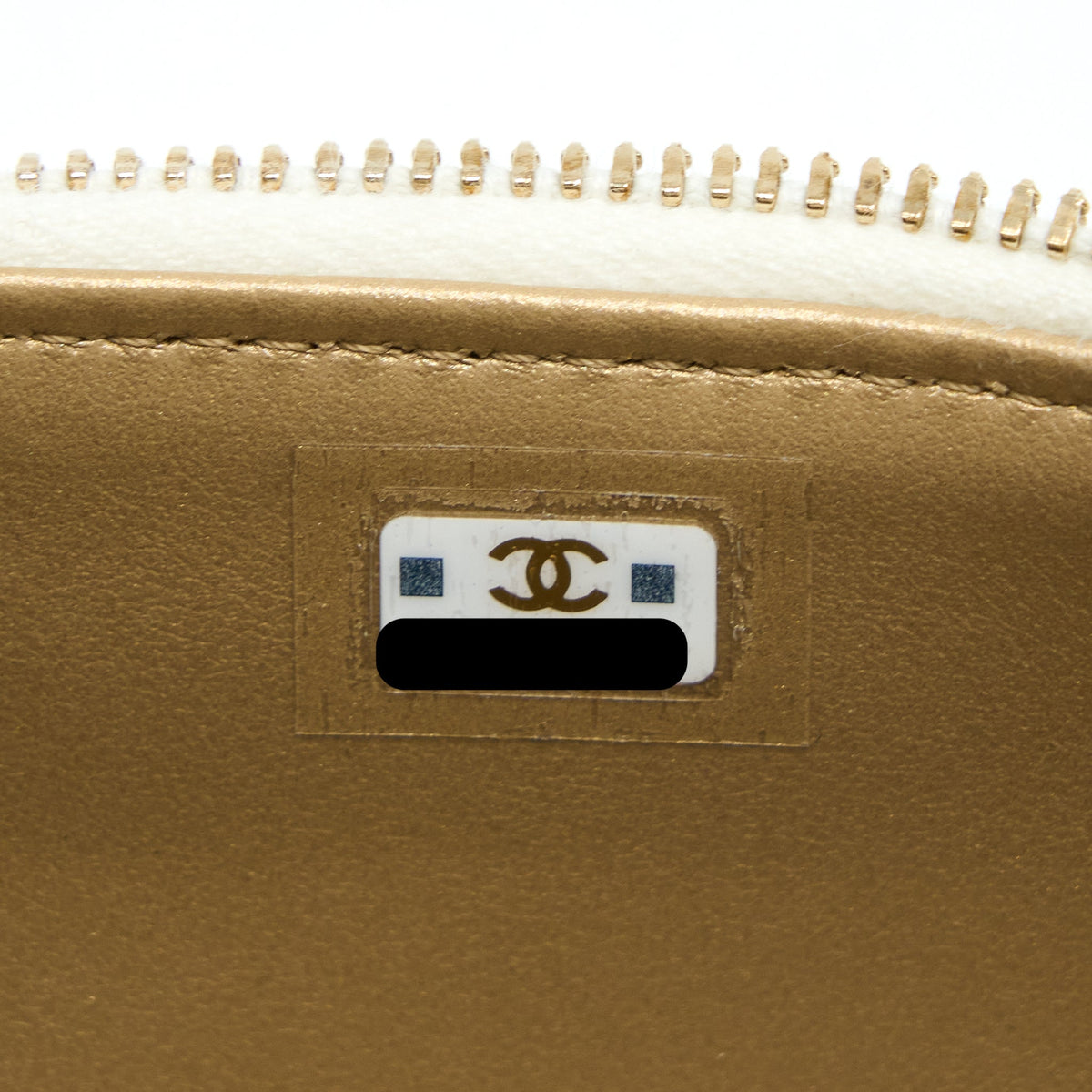 CHANEL PEARL CRUSH LONG VANITY LAMBSKIN WHITE BRUSHED GHW (MICROCHIP)