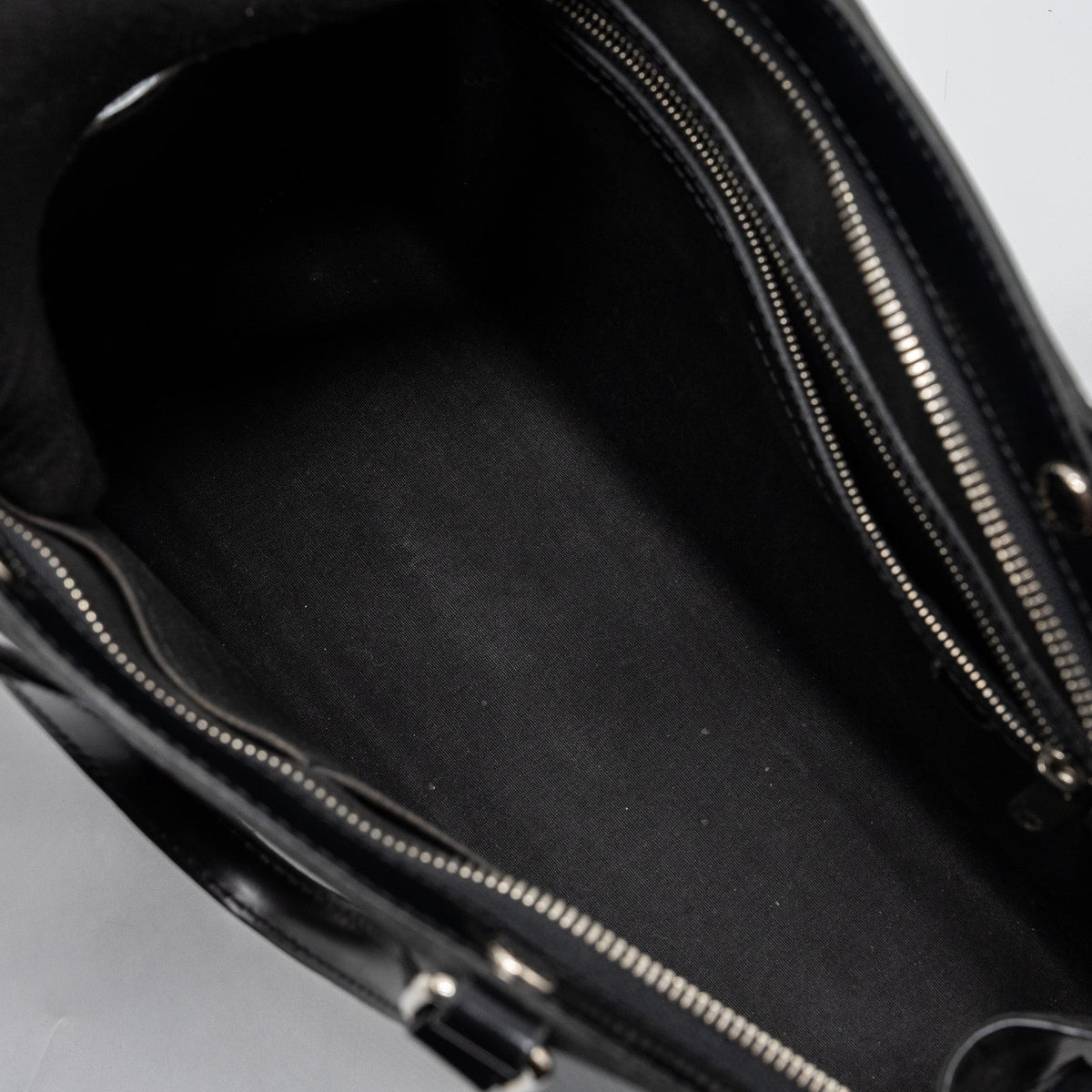 LOUIS VUITTON TOTE BAG EPI BLACK SHW