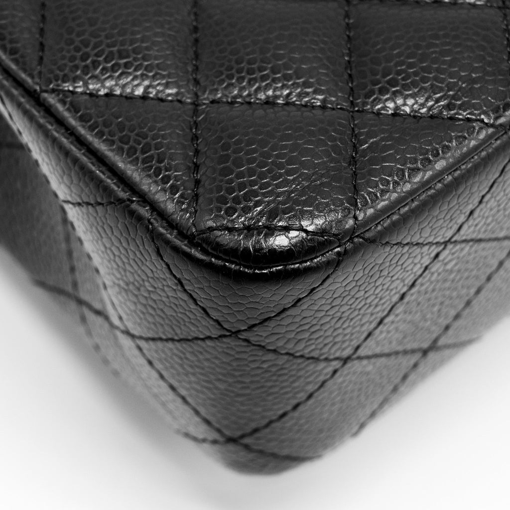 CHANEL MEDIUM CLASSIC DOUBLE FLAP BAG CAVIAR BLACK SHW (MICROCHIP)