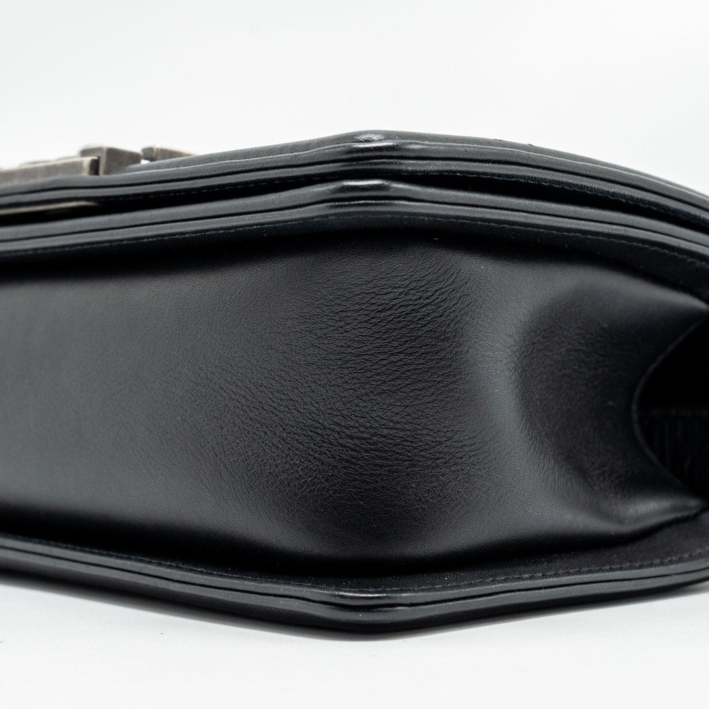 CHANEL SMALL BOY BAG CALFSKIN BLACK RUTHENIUM HARDWARE