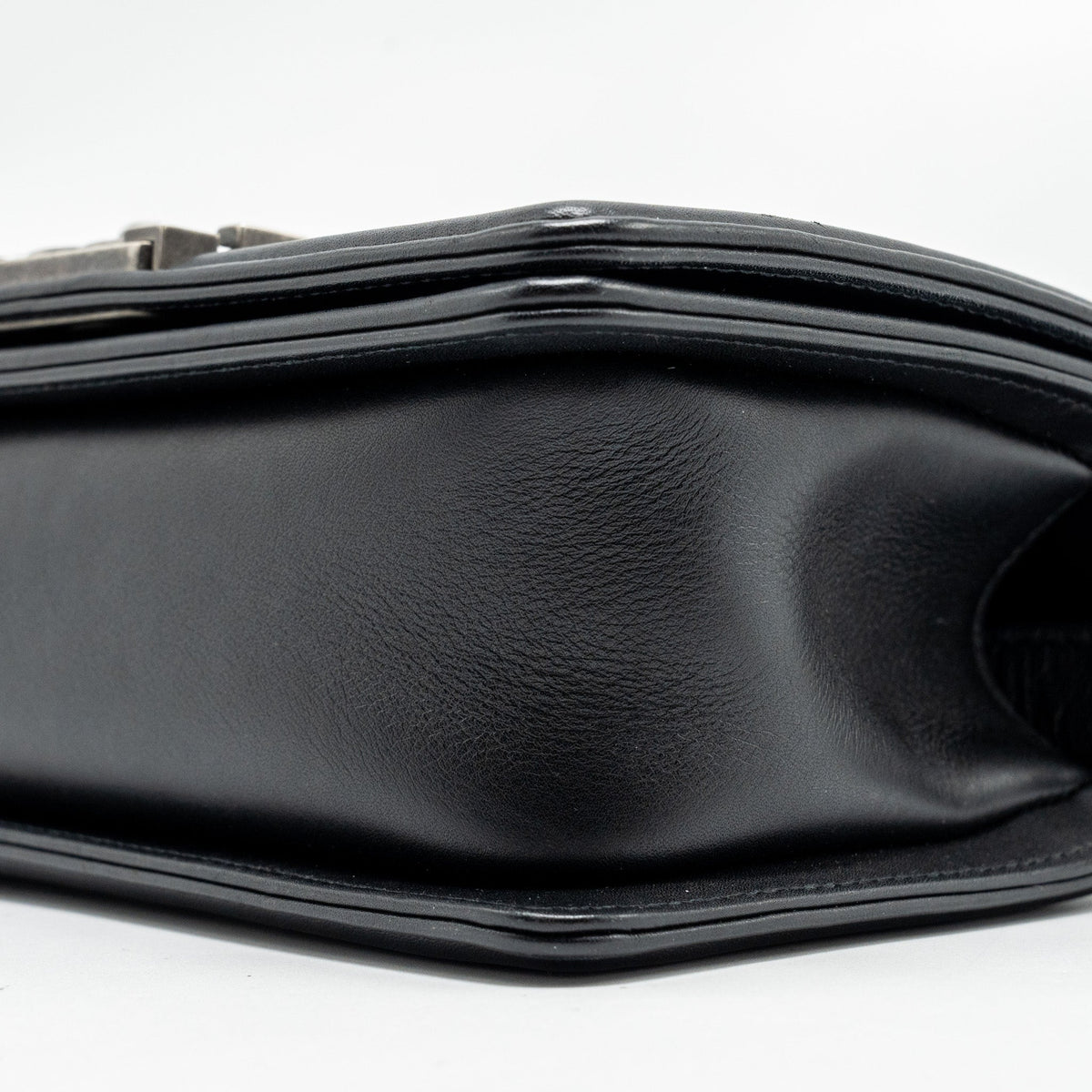 CHANEL SMALL BOY BAG CALFSKIN BLACK RUTHENIUM HARDWARE