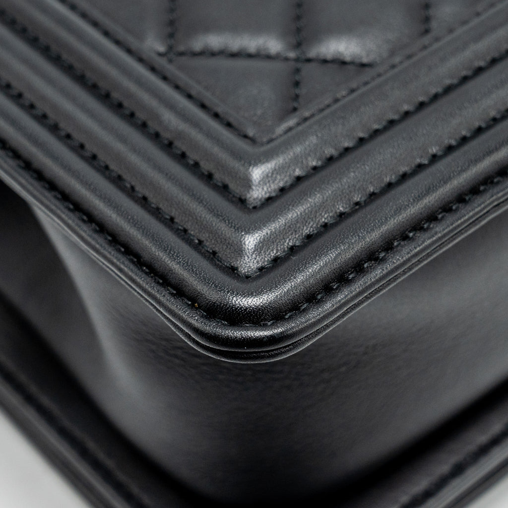 CHANEL SMALL BOY BAG CALFSKIN BLACK RUTHENIUM HARDWARE