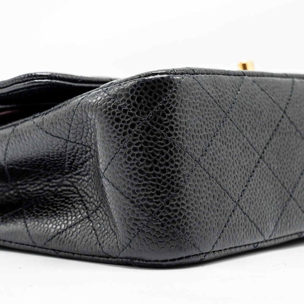 CHANEL MEDIUM CLASSIC DOUBLE FLAP BAG CAVIAR BLACK GHW