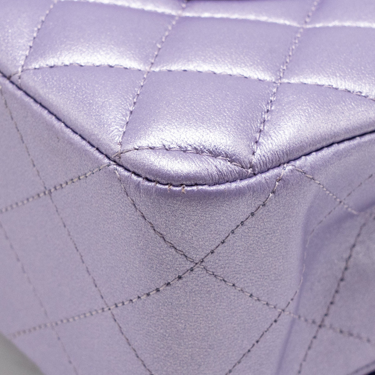 Chanel Medium Classic Double Flap Bag Lambskin IRIDESCENT Purple SHW (Microchip)