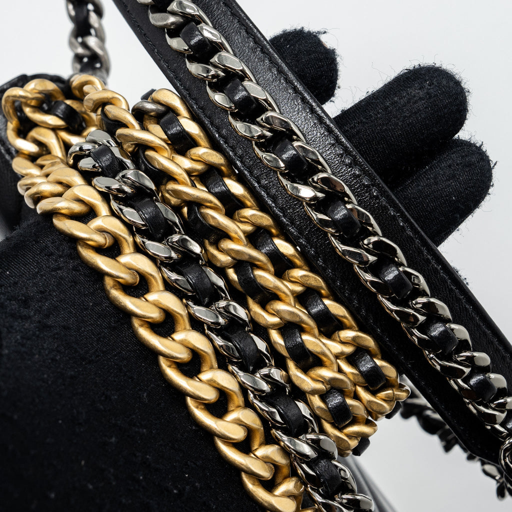 CHANEL MINI 19 WALLET ON CHAIN LAMBSKIN BLACK MULTICOLOUR HARDWARE (MICROCHIP)