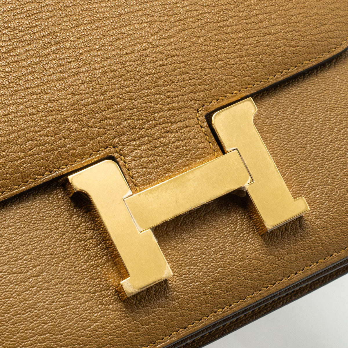 Hermes Mini Constance Chèvre Mysore Kraft GHW