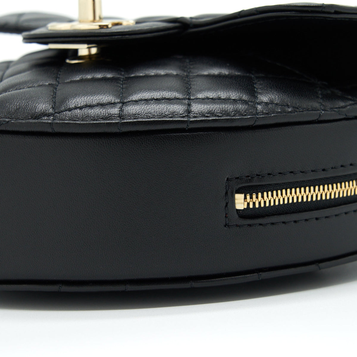 CHANEL 22S HEART BAG LAMBSKIN BLACK LGHW (MICROCHIP)