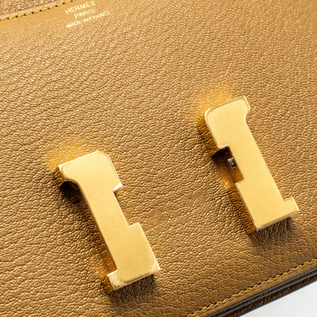 Hermes Mini Constance Chèvre Mysore Kraft GHW