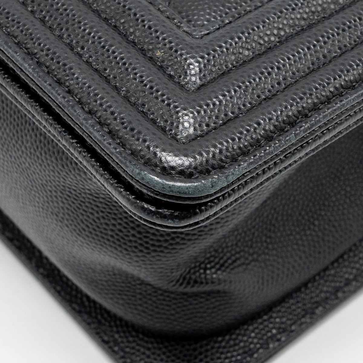 CHANEL MEDIUM BOY BAG CAVIAR BLACK SHW