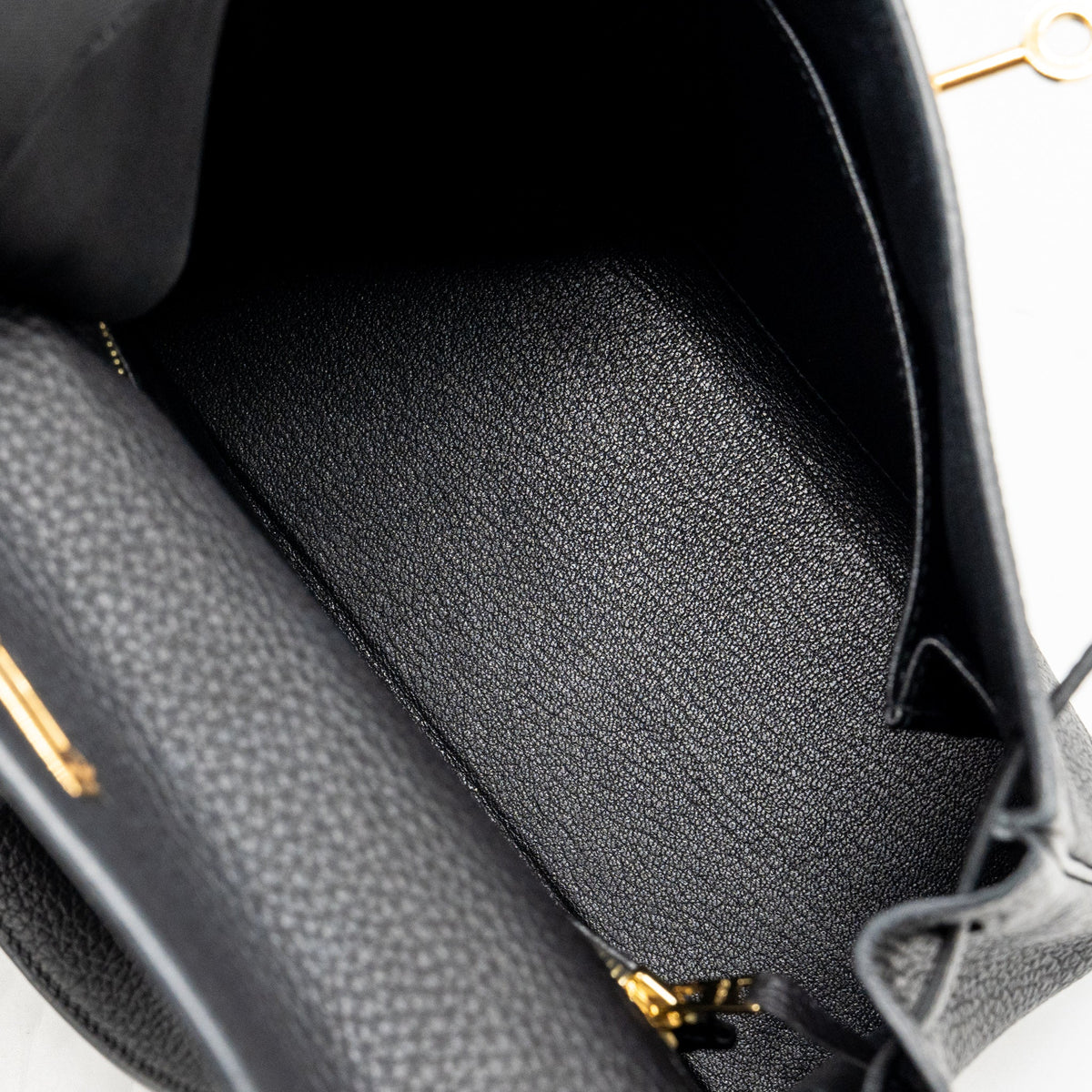 Hermes Kelly 25 Togo Black GHW