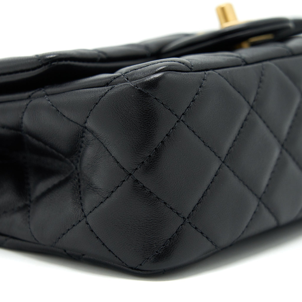 CHANEL 22C PEARL CRUSH MINI RECTANGULAR LAMBSKIN BLACK GHW (MICROCHIP)