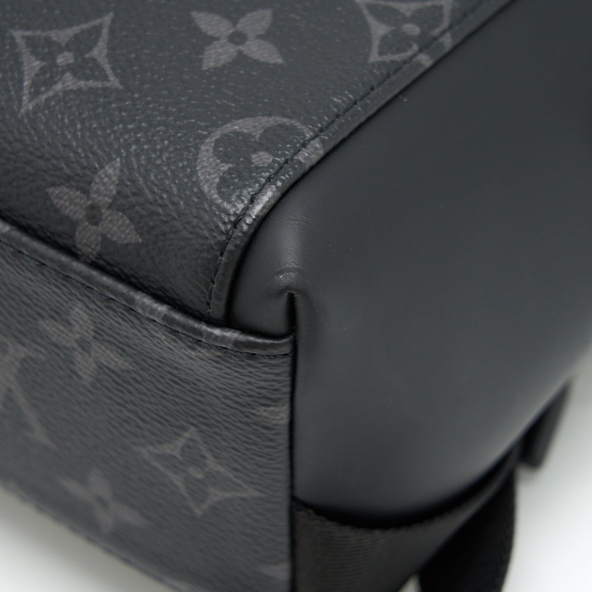 LOUIS VUITTON ECLIPSE VOYAGER MESSENGER BAG MONOGRAM CANVAS BLACK YEAR 2020