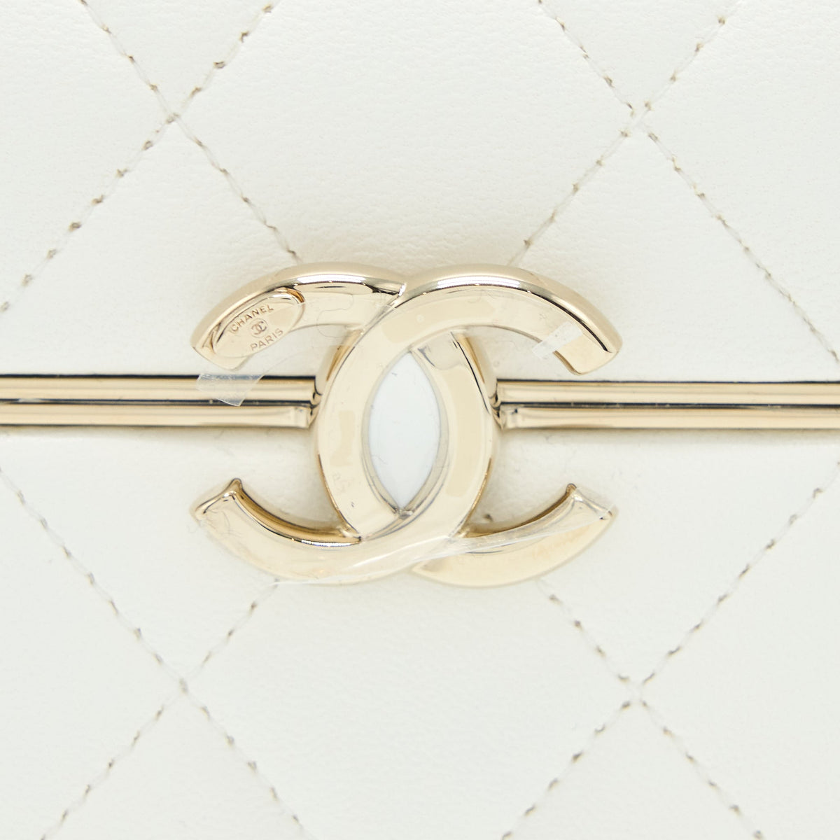 CHANEL 22P QUILTED MINI BOX VANITY WITH CHAIN LAMBSKIN WHITE LGHW