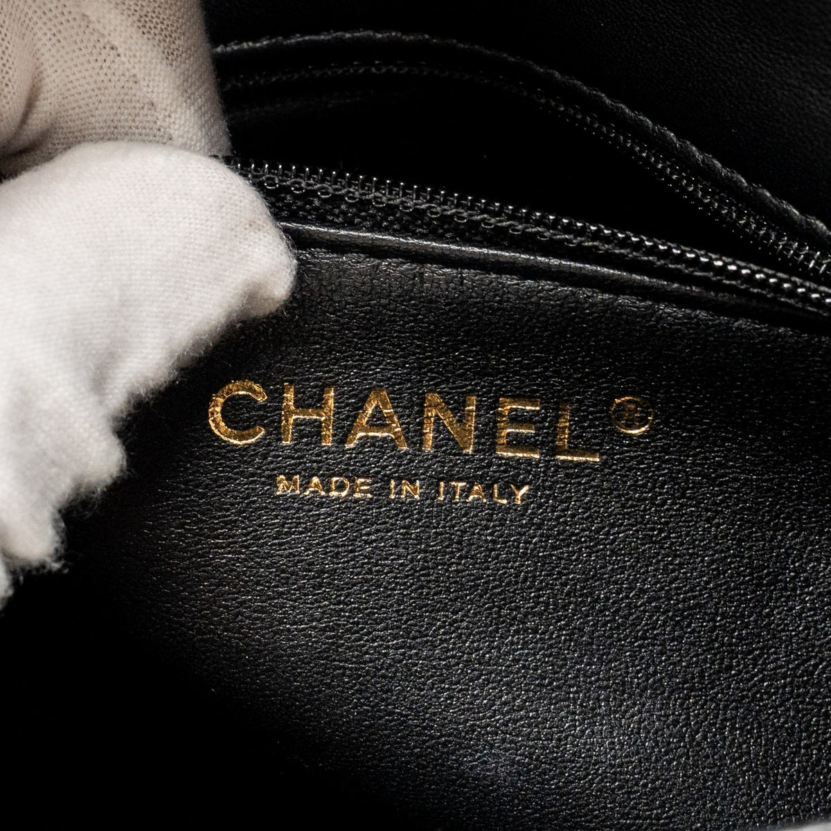 CHANEL 22B HEART CHAIN FLAP BAG LAMBSKIN BLACK GHW(MICROCHIP)