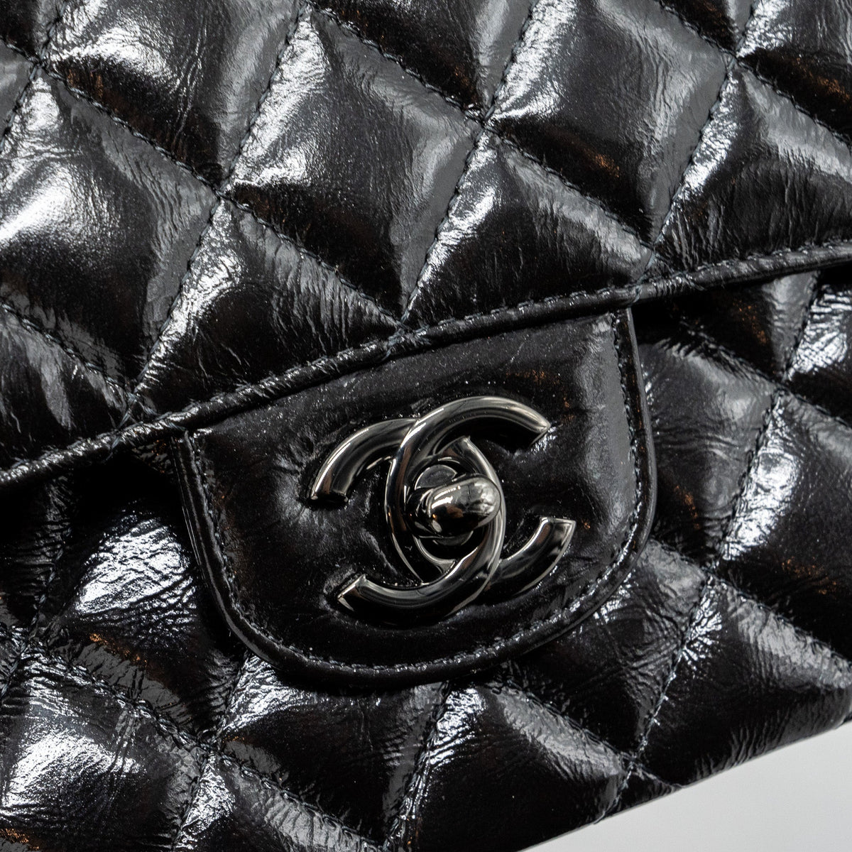 CHANEL MEDIUM CLASSIC DOUBLE FLAP BAG SHINY CALFSKIN SO BLACK