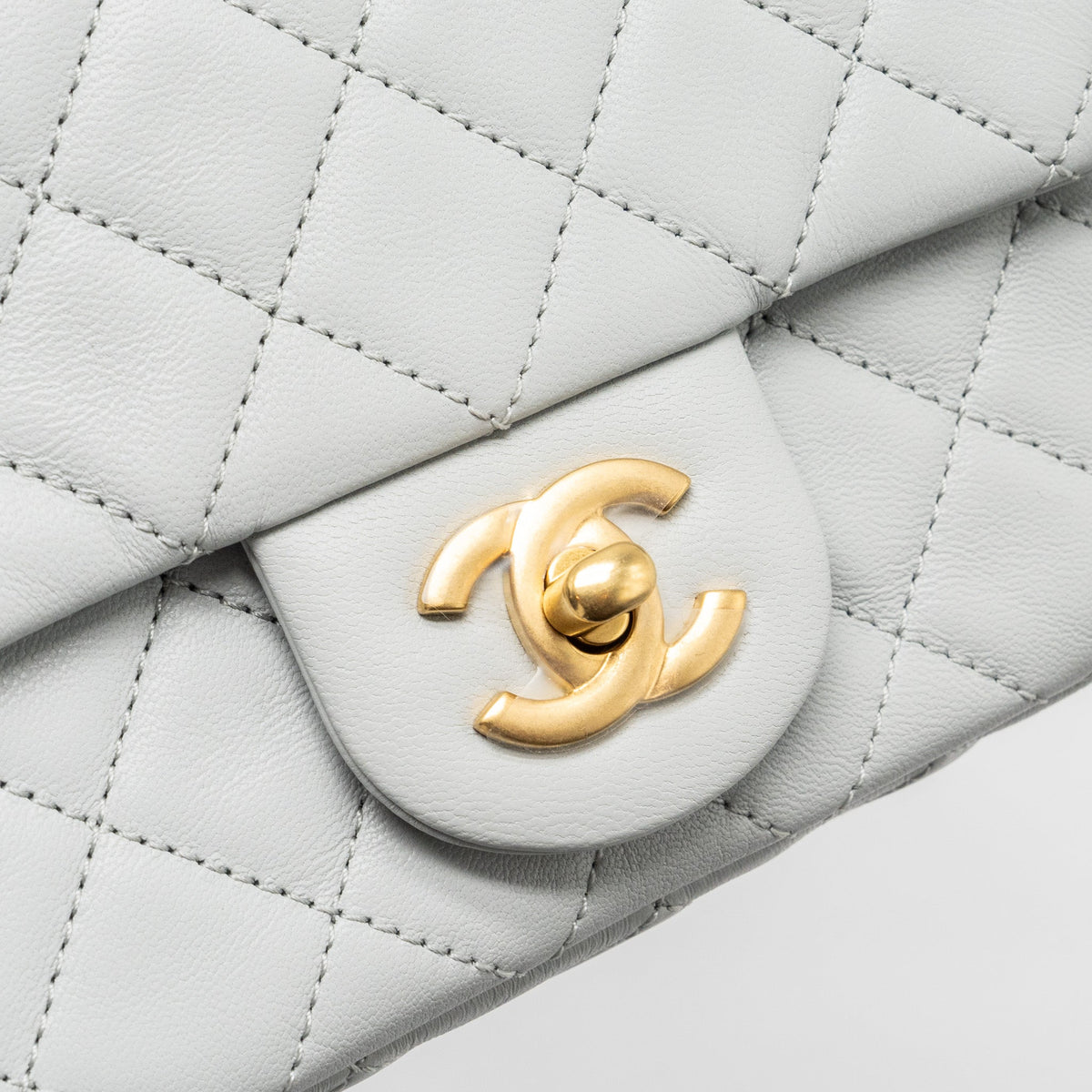 CHANEL 23C PEARL CRUSH MINI SQUARE FLAP BAG LAMBSKIN LIGHT GREY GHW (MICROCHIP)