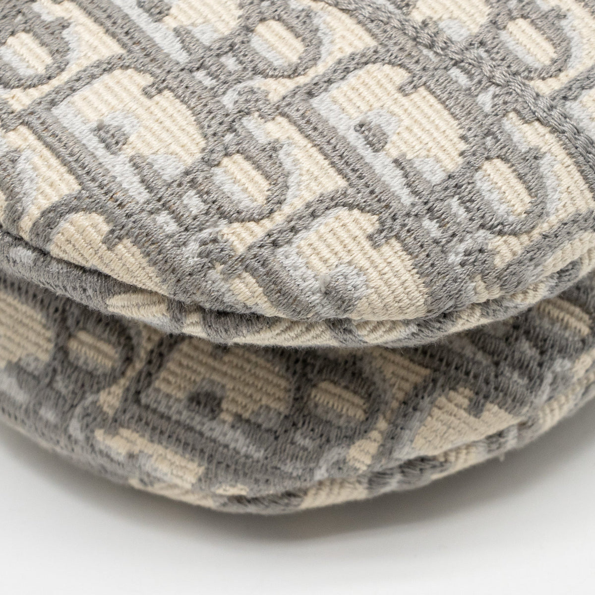 DIOR MEDIUM SADDLE BAG DIOR OBLIQUE EMBROIDERY LIGHT GREY GHW