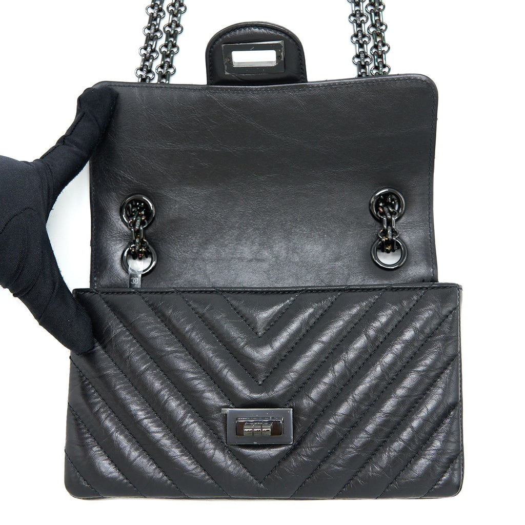 CHANEL MINI REISSUE 2.55 FLAP BAG CHEVRON AGED CALFSKIN SO BLACK