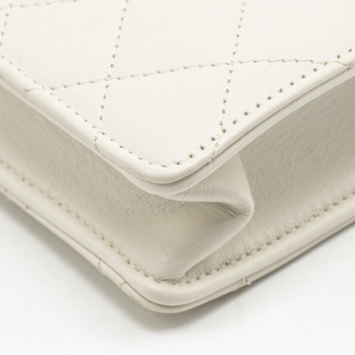 Chanel Pearl quilted flap bag lambskin white GHW