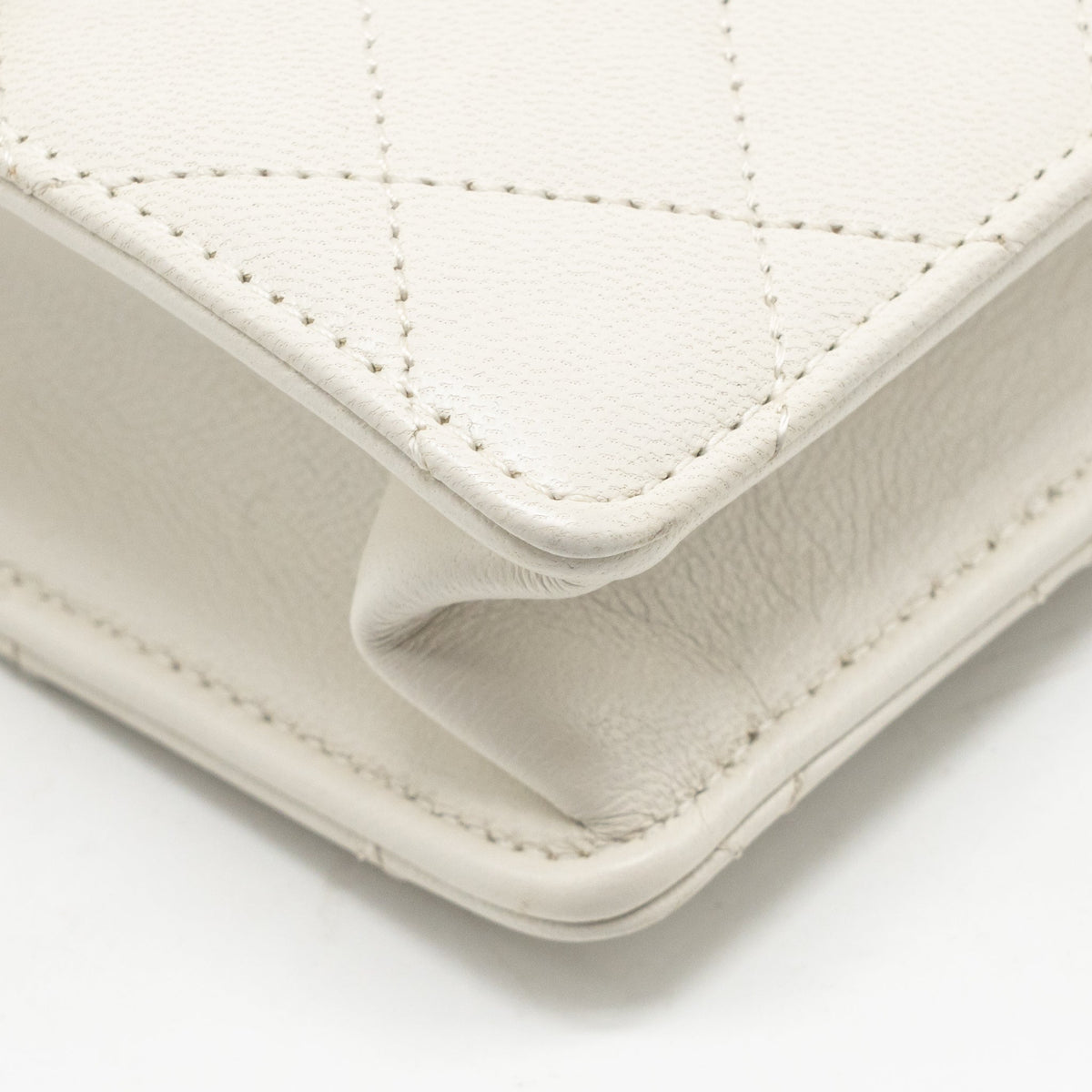 Chanel Pearl quilted flap bag lambskin white GHW