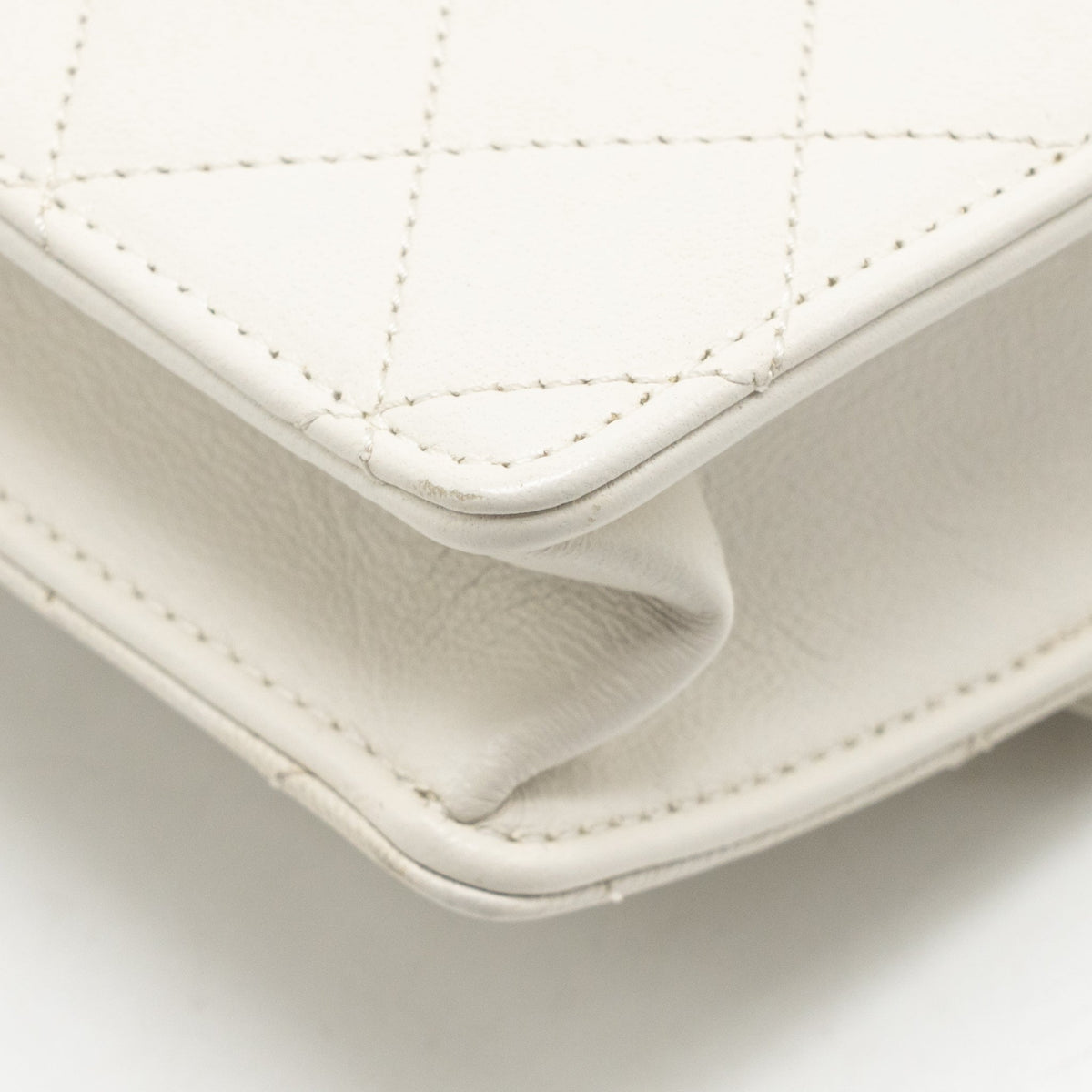 Chanel Pearl quilted flap bag lambskin white GHW