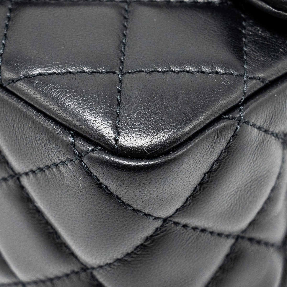 CHANEL PEARL CRUSH MINI SQUARE FLAP BAG LAMBSKIN BLACK GHW (MICROCHIP)