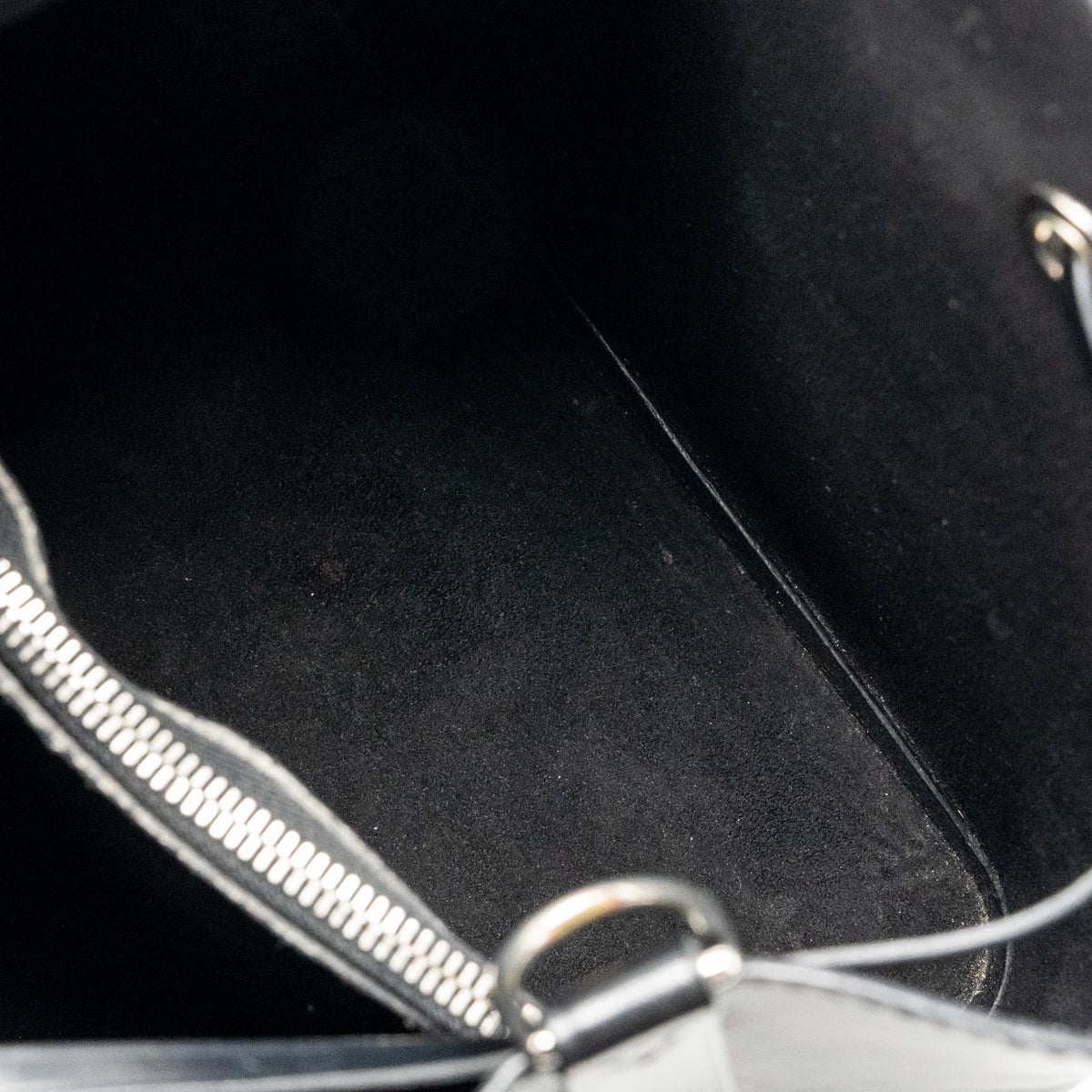 Louis Vuitton Neonoe Epi Leather Black SHW