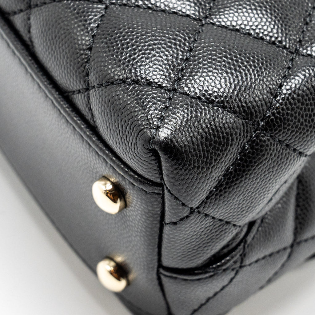 CHANEL SMALL COCO HANDLE WITH LIZARD EMBOSSED HANDLE CAVIAR BLACK LGHW (MICROCHIP)