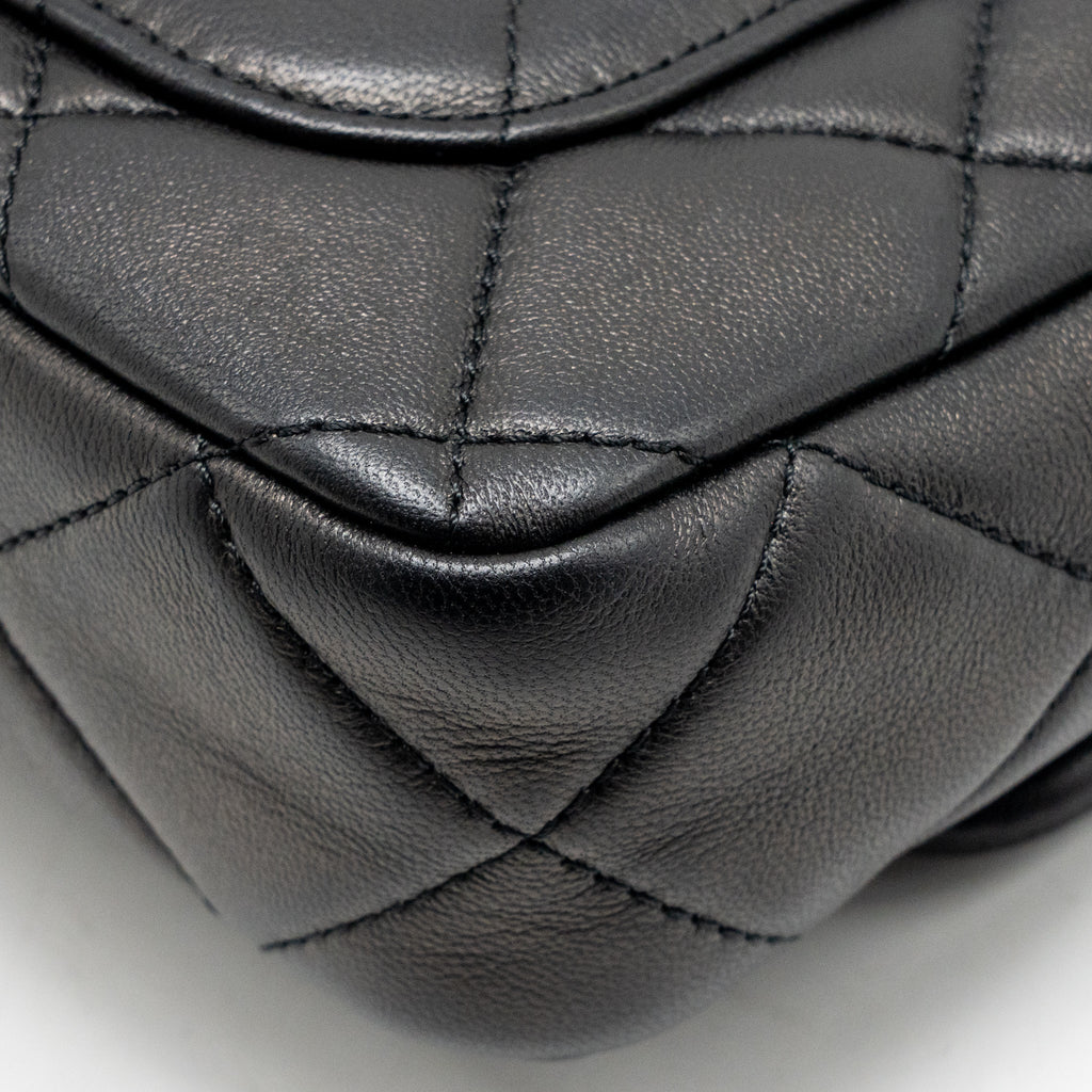 Chanel 23A Detailed Chain CC Flap Bag Lambskin Black GHW (Microchip)