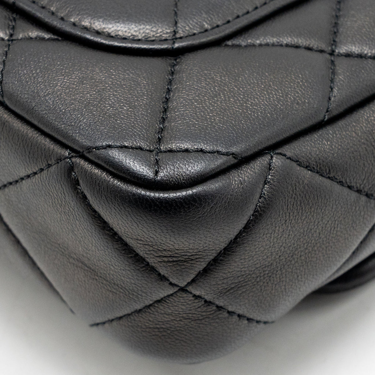 Chanel 23A Detailed Chain CC Flap Bag Lambskin Black GHW (Microchip)