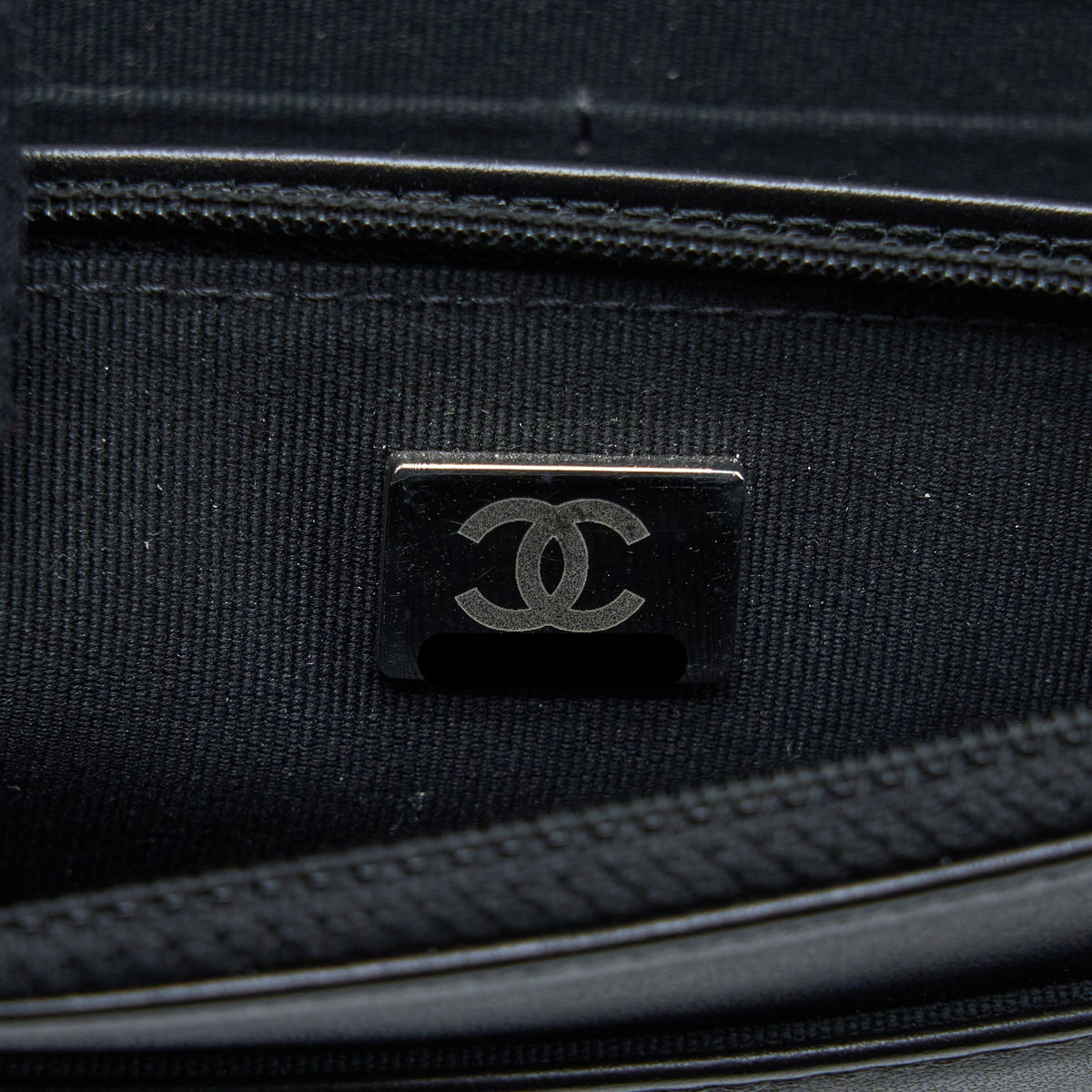 CHANEL BOY WALLET ON CHAIN CAVIAR BLACK RUTHENIUM HARDWARE (MICROCHIP)
