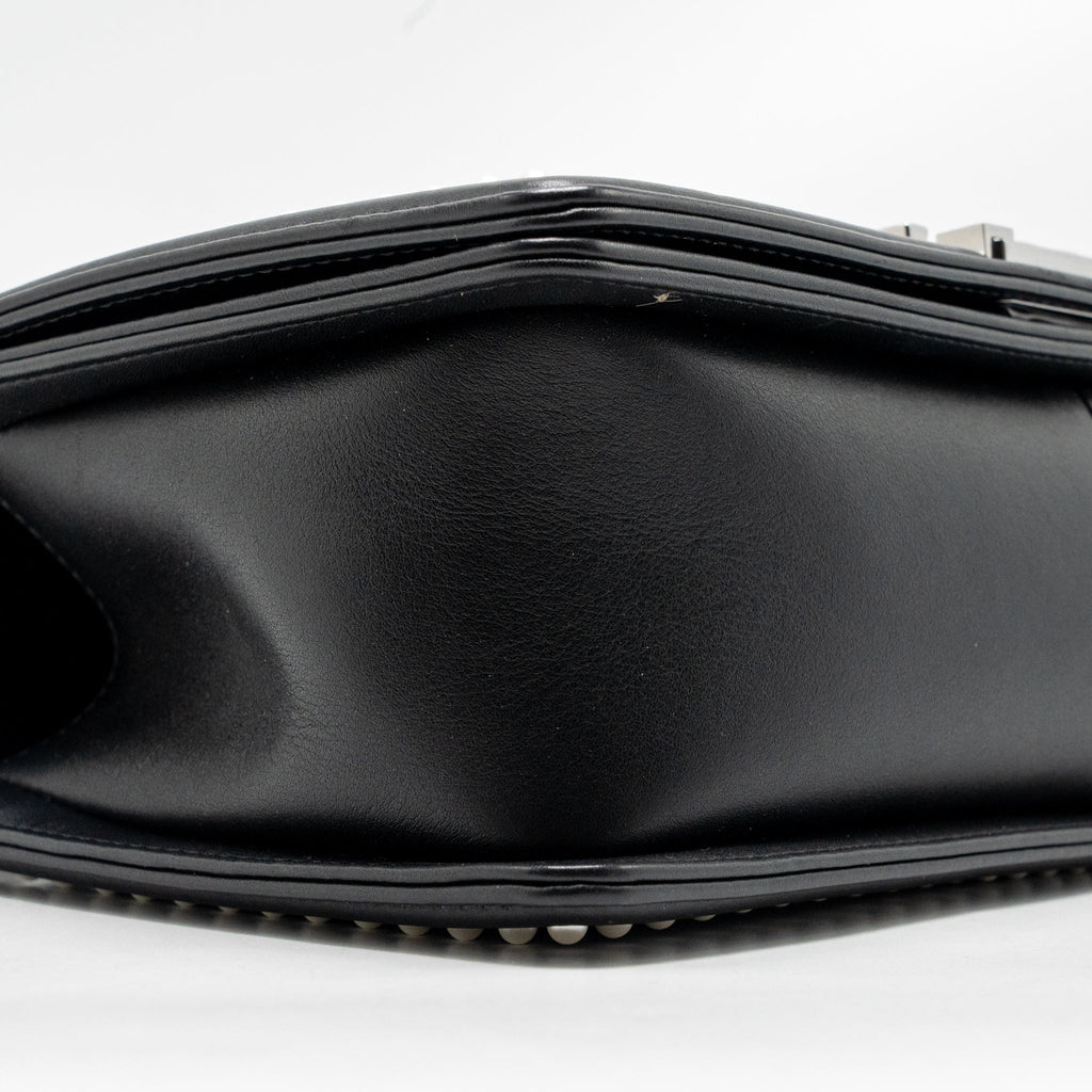 Chanel Medium boy bag fabric / lambskin black SHW