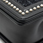 Chanel Medium boy bag fabric / lambskin black SHW