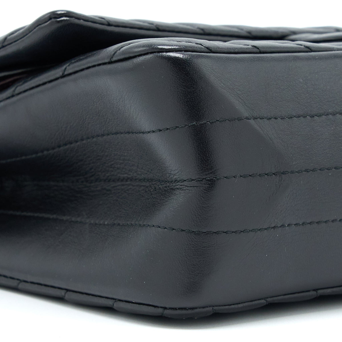 CHANEL 2.55 REISSUE SMALL DOUBLE FLAP BAG CHEVRON AGED CALFSKIN BLACK WITH BLACK HARDWARE