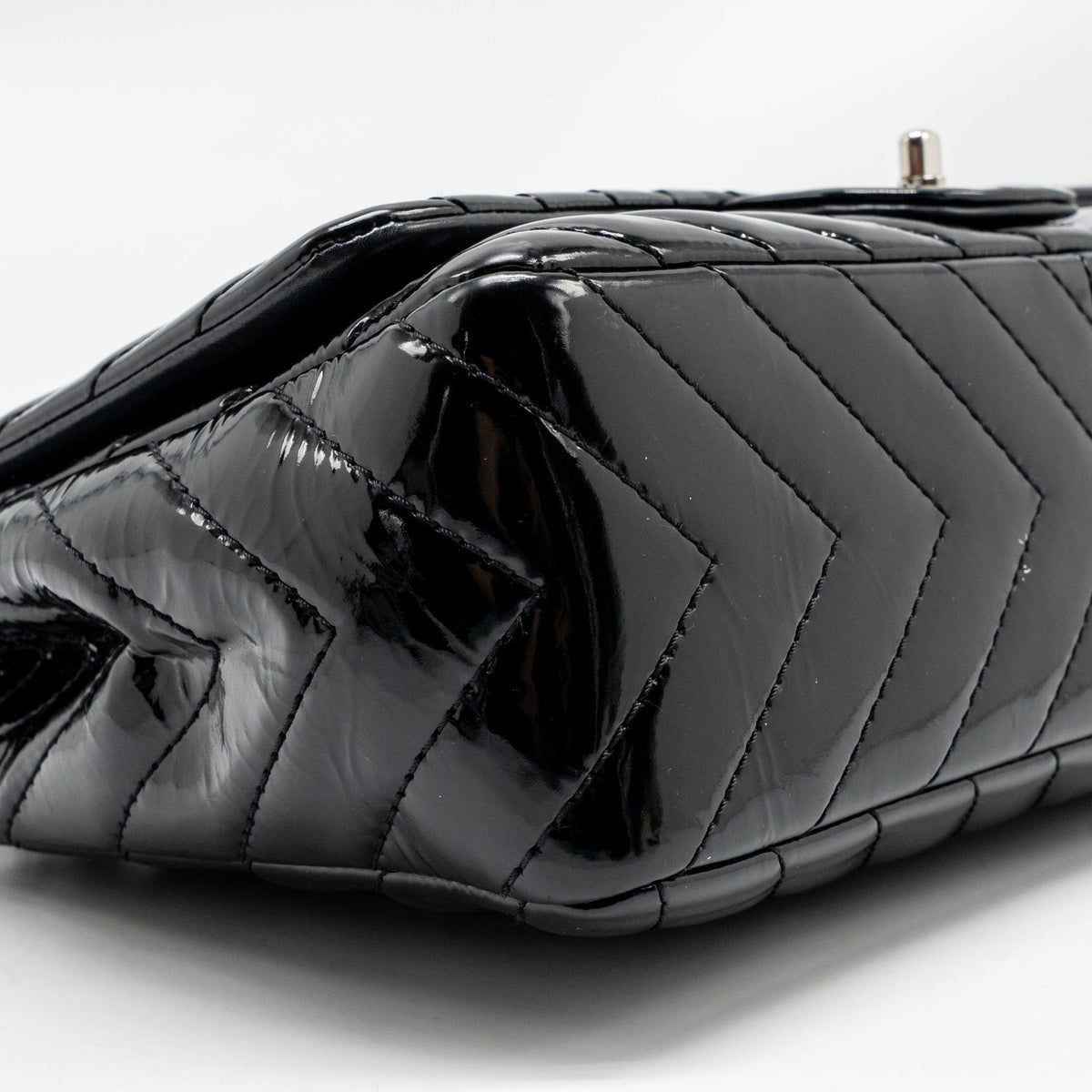 CHANEL CHEVRON JUMBO SINGLE FLAP BAG PATENT BLACK SHW