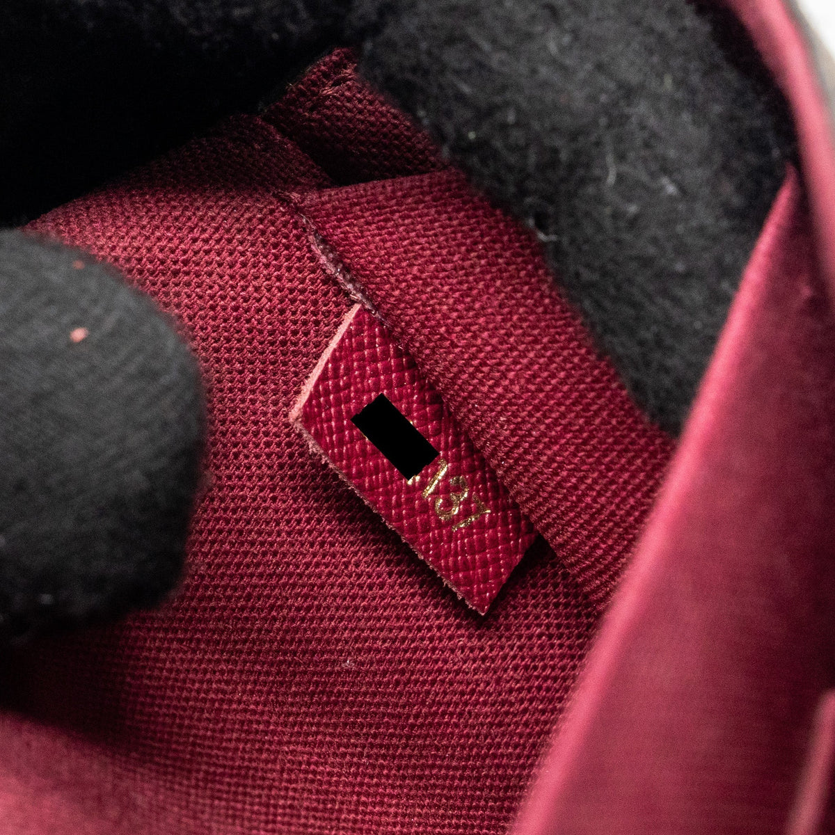 LOUIS VUITTON FELICIE POCHETTE MONOGRAM CANVAS / RED GHW