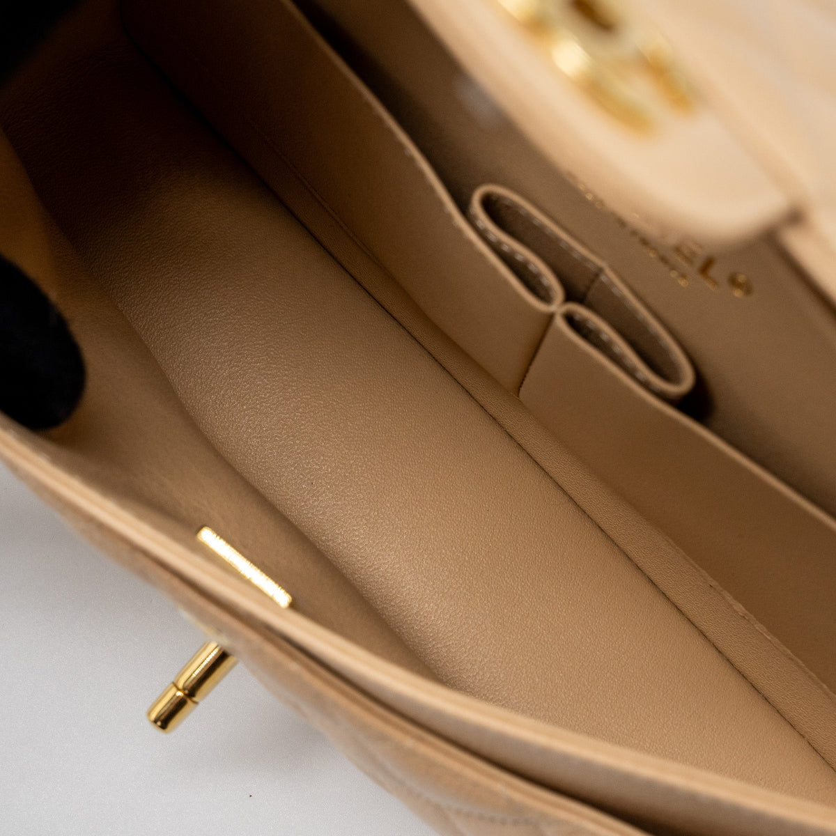CHANEL MEDIUM CLASSIC DOUBLE FLAP BAG CAVIAR BEIGE GHW (MICROCHIP)