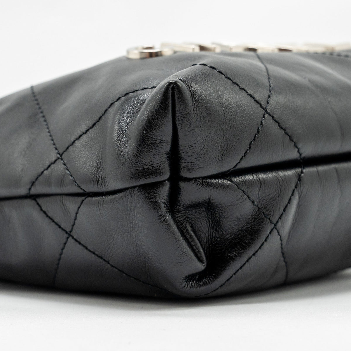 CHANEL MINI 22 BAG SHINY CALFSKIN BLACK SHW (MICROCHIP)