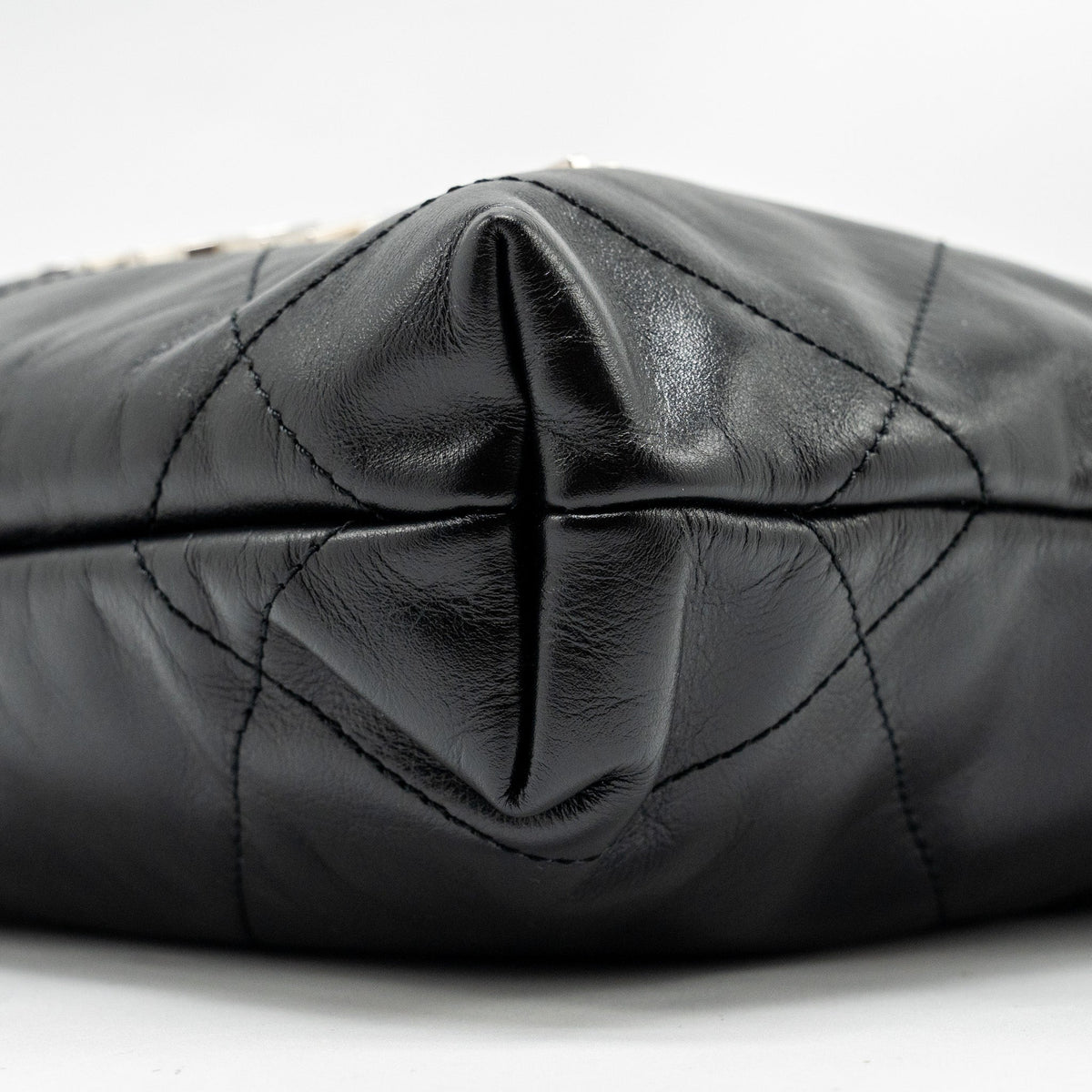 CHANEL MINI 22 BAG SHINY CALFSKIN BLACK SHW (MICROCHIP)