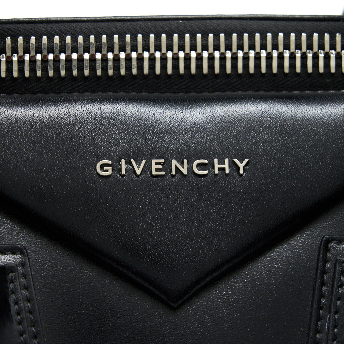 GIVENCHY ANTIGONA MEDIUM BLACK