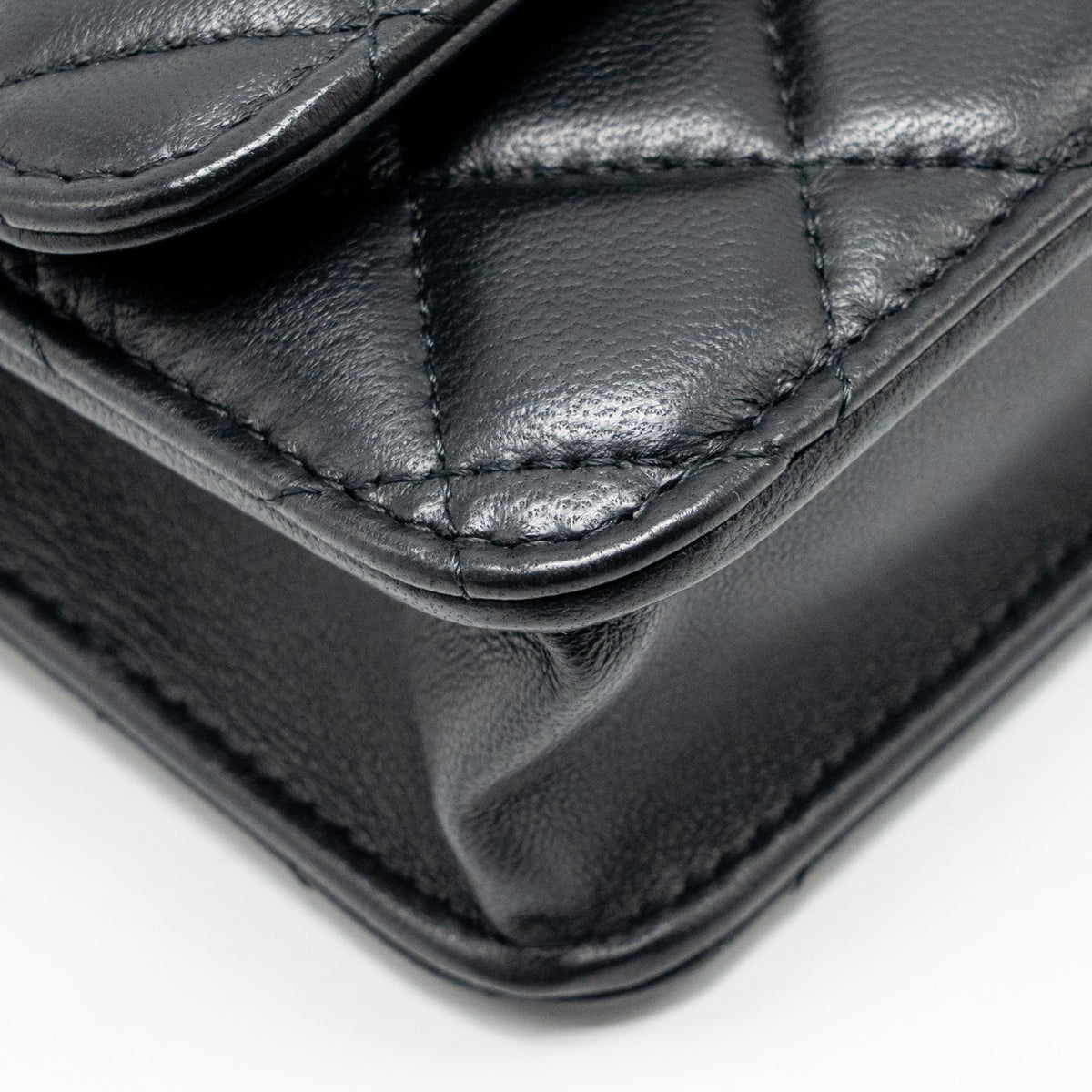 CHANEL PEARL CRUSH MINI FLAP WALLET ON CHAIN LAMBSKIN BLACK GHW (MICROCHIP)