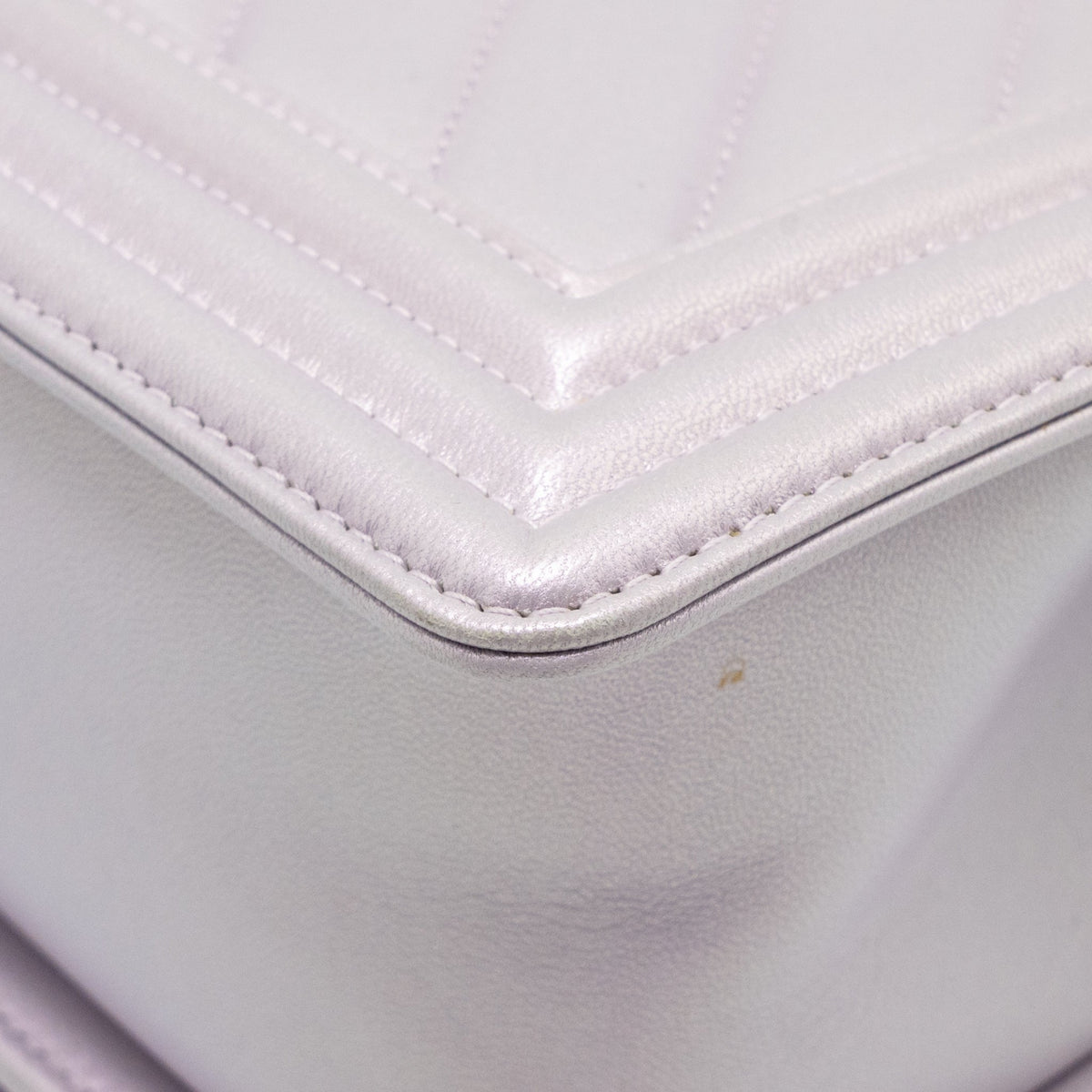 Chanel medium boy bag chevron Lambskin iridescent lilac SHW