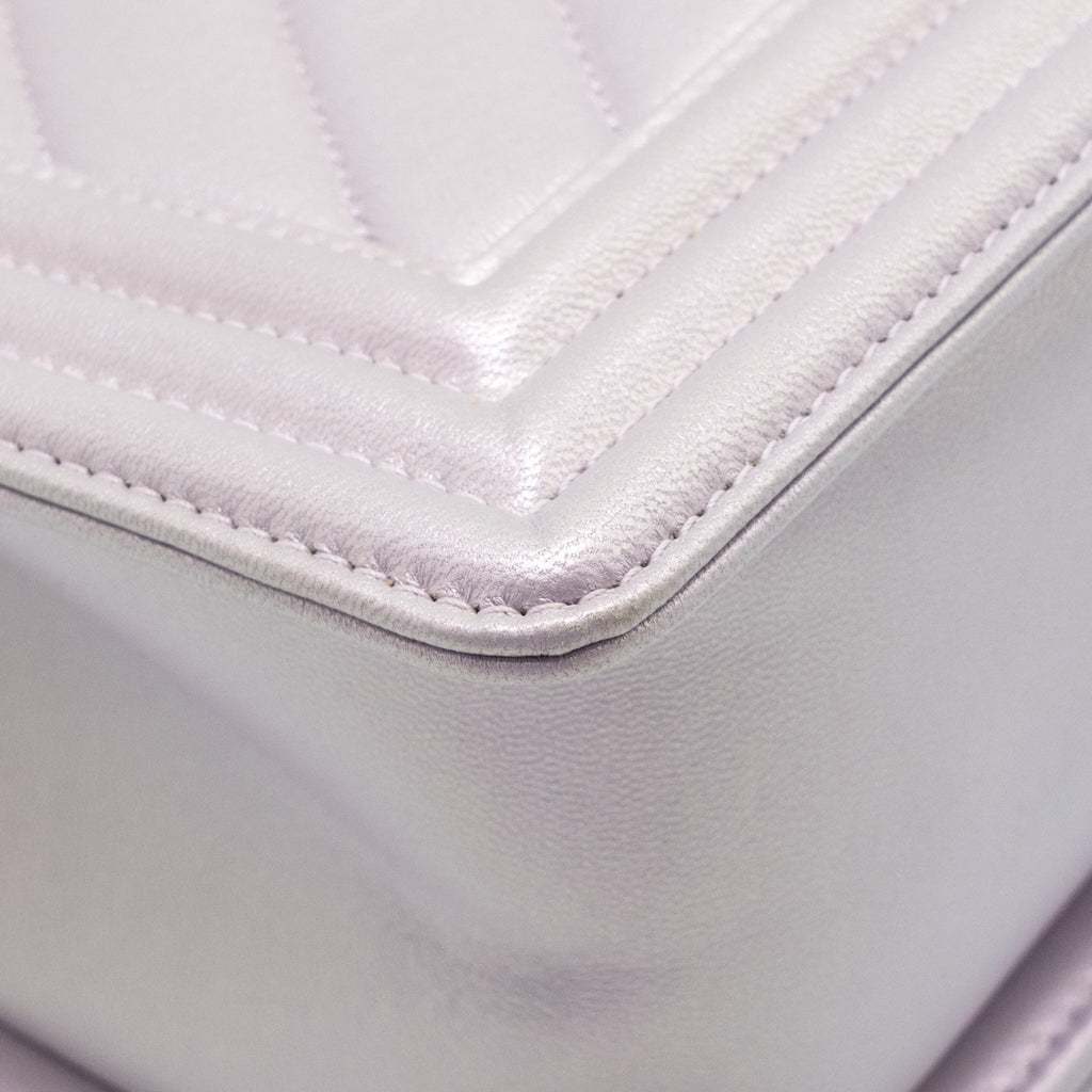 Chanel medium boy bag chevron Lambskin iridescent lilac SHW
