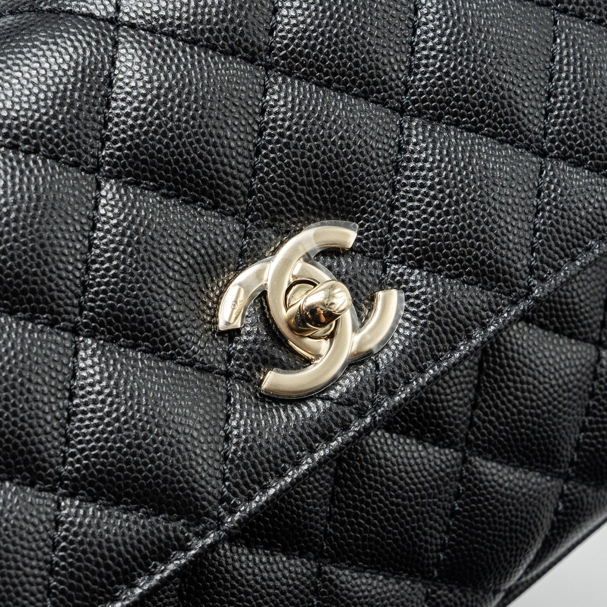 CHANEL SMALL COCO HANDLE CAVIAR BLACK LGHW (MICROCHIP)